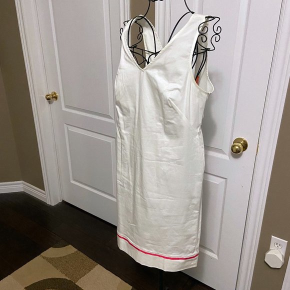 Joe Fresh Dresses & Skirts - Joe Fresh Crisp White Cut Out Dress with Fuchsia Detail Size M